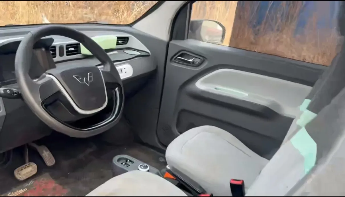 2021 WuLing HongGuang MINI EV BEV 13.8KWH,autocango,china used car exporter,china ev exporter,chinese used car exporter,chinese used ev exporter