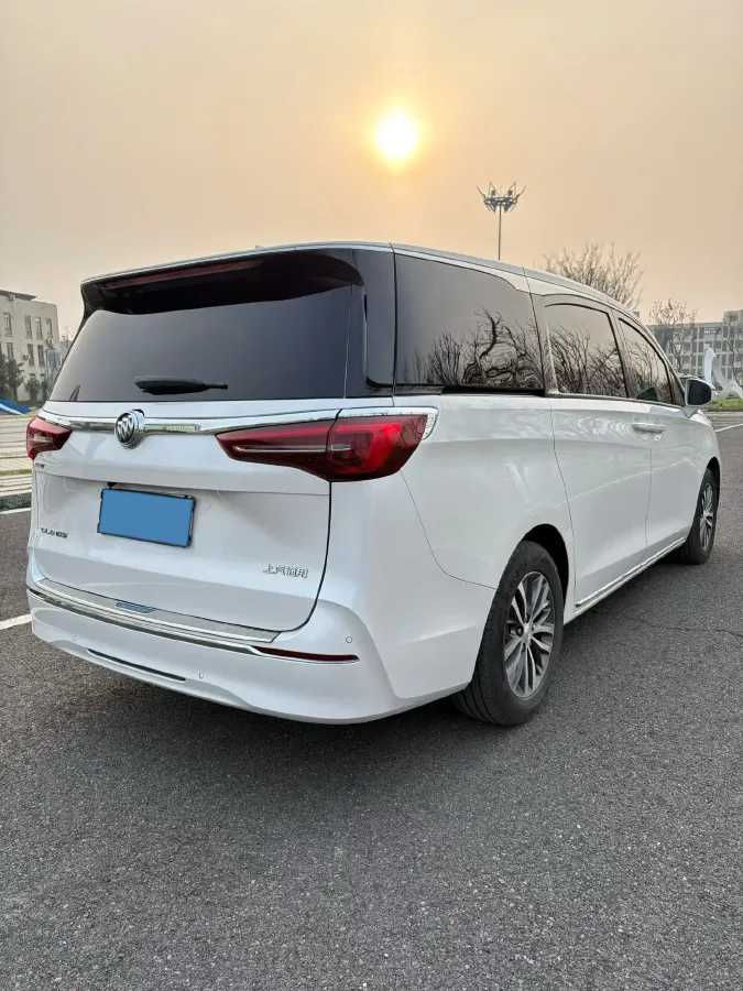 2022 Buick GL8 2.0T 237HP L4 9AT,autocango,china used car exporter,china ev exporter,chinese used car exporter,chinese used ev exporter