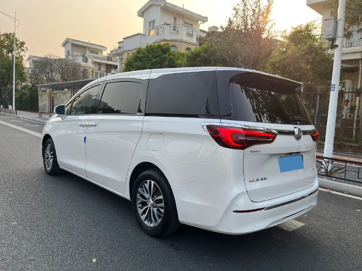 2021 Buick GL8 2.0T 237HP L4 9AT,autocango,china used car exporter,china ev exporter,chinese used car exporter,chinese used ev exporter