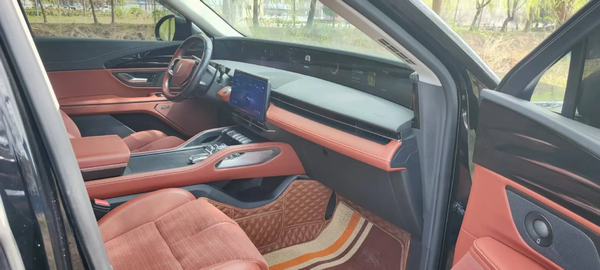 2023 Lincoln Nautilus 2.0T 282HP L4 E-CVT Hybrid,autocango,china used car exporter,china ev exporter,chinese used car exporter,chinese used ev exporter