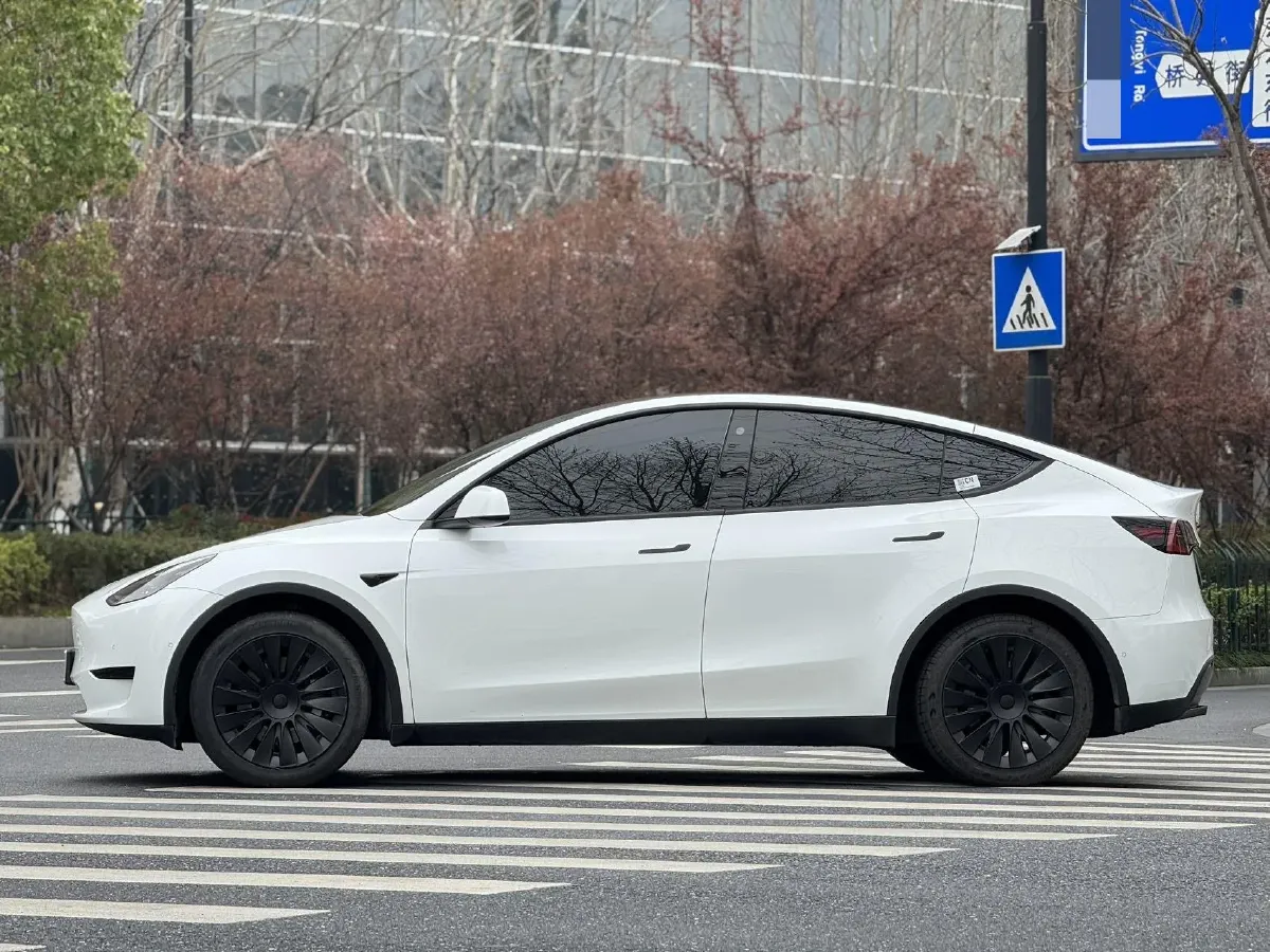2022 Tesla Model Y BEV 60KWH,autocango,china used car exporter,china ev exporter,chinese used car exporter,chinese used ev exporter