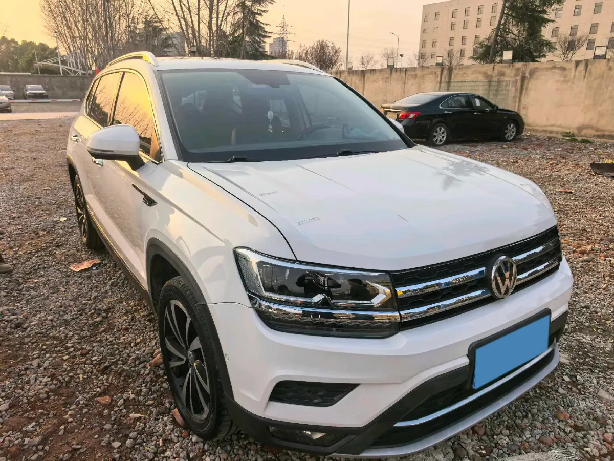 2019 MINI MINI 1.5T 102HP L3 7DCT,autocango,china used car exporter,china ev exporter,chinese used car exporter,chinese used ev exporter