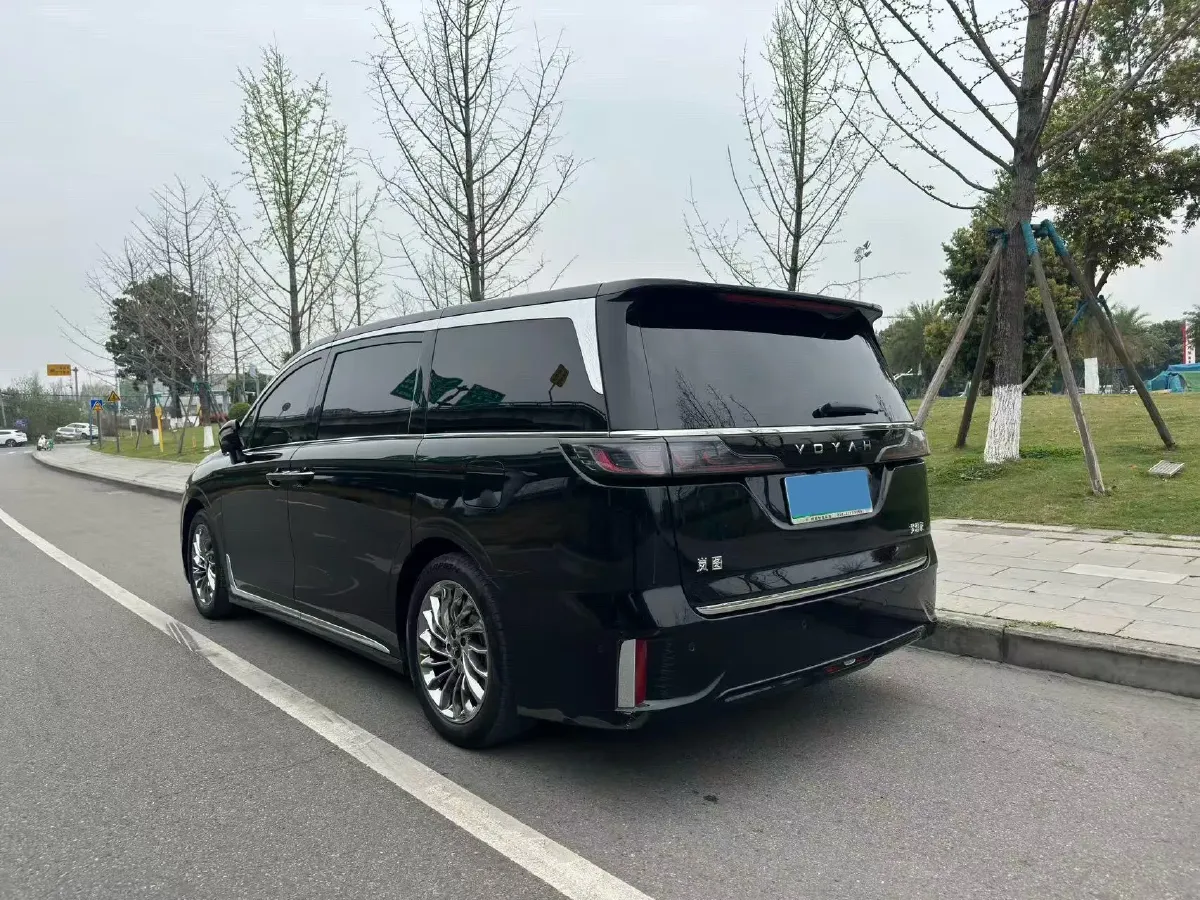 2024 Voyah Dream 1.5T 150HP L4 PHEV 43KWH,autocango,china used car exporter,china ev exporter,chinese used car exporter,chinese used ev exporter