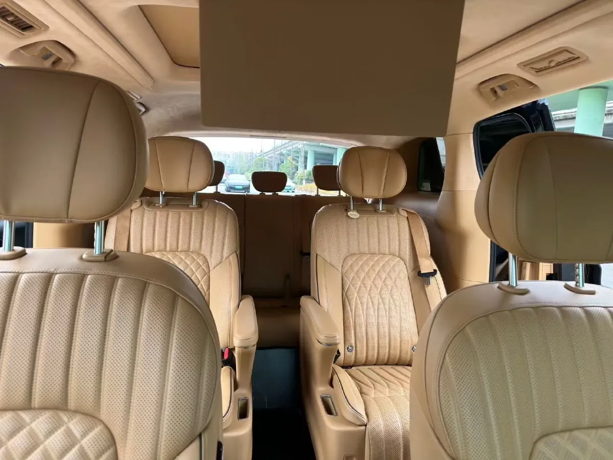 2024 Voyah Dream 1.5T 150HP L4 PHEV 43KWH,autocango,china used car exporter,china ev exporter,chinese used car exporter,chinese used ev exporter