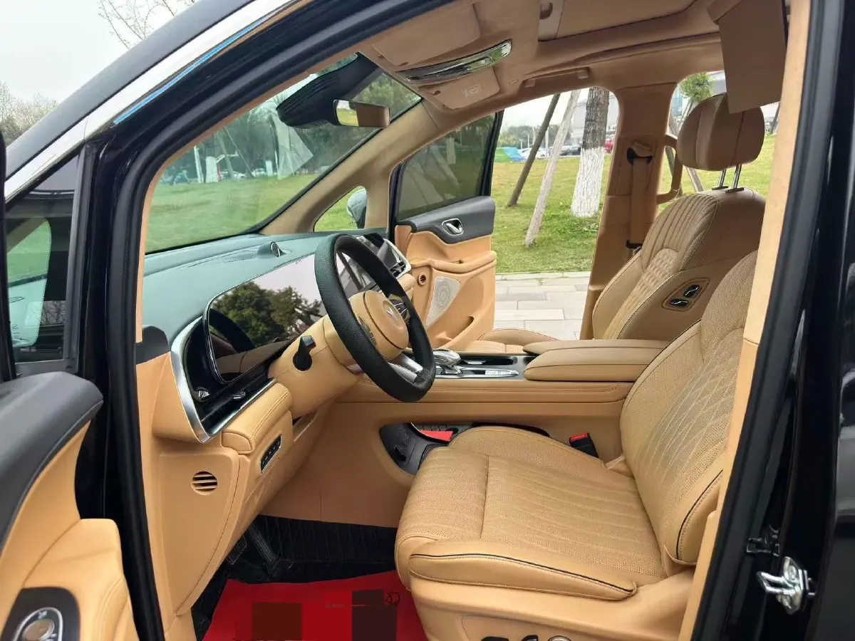 2024 Voyah Dream 1.5T 150HP L4 PHEV 43KWH,autocango,china used car exporter,china ev exporter,chinese used car exporter,chinese used ev exporter