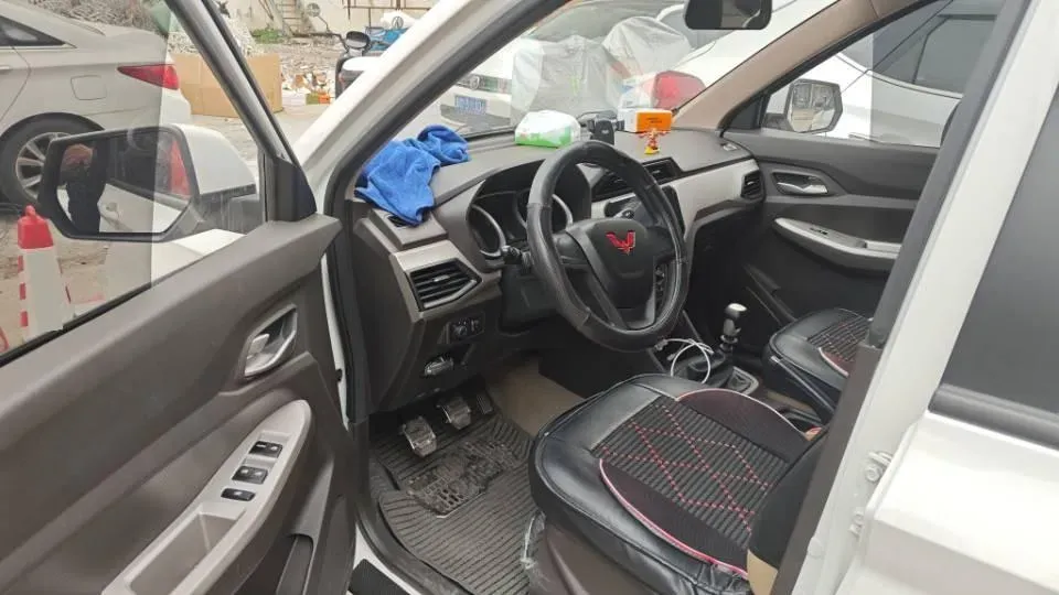 2021 WuLing RongGuang New Truck 1.5L 99HP L4 5MT,autocango,china used car exporter,china ev exporter,chinese used car exporter,chinese used ev exporter