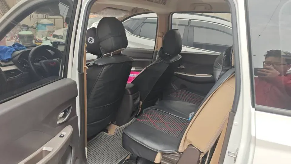 2021 WuLing RongGuang New Truck 1.5L 99HP L4 5MT,autocango,china used car exporter,china ev exporter,chinese used car exporter,chinese used ev exporter