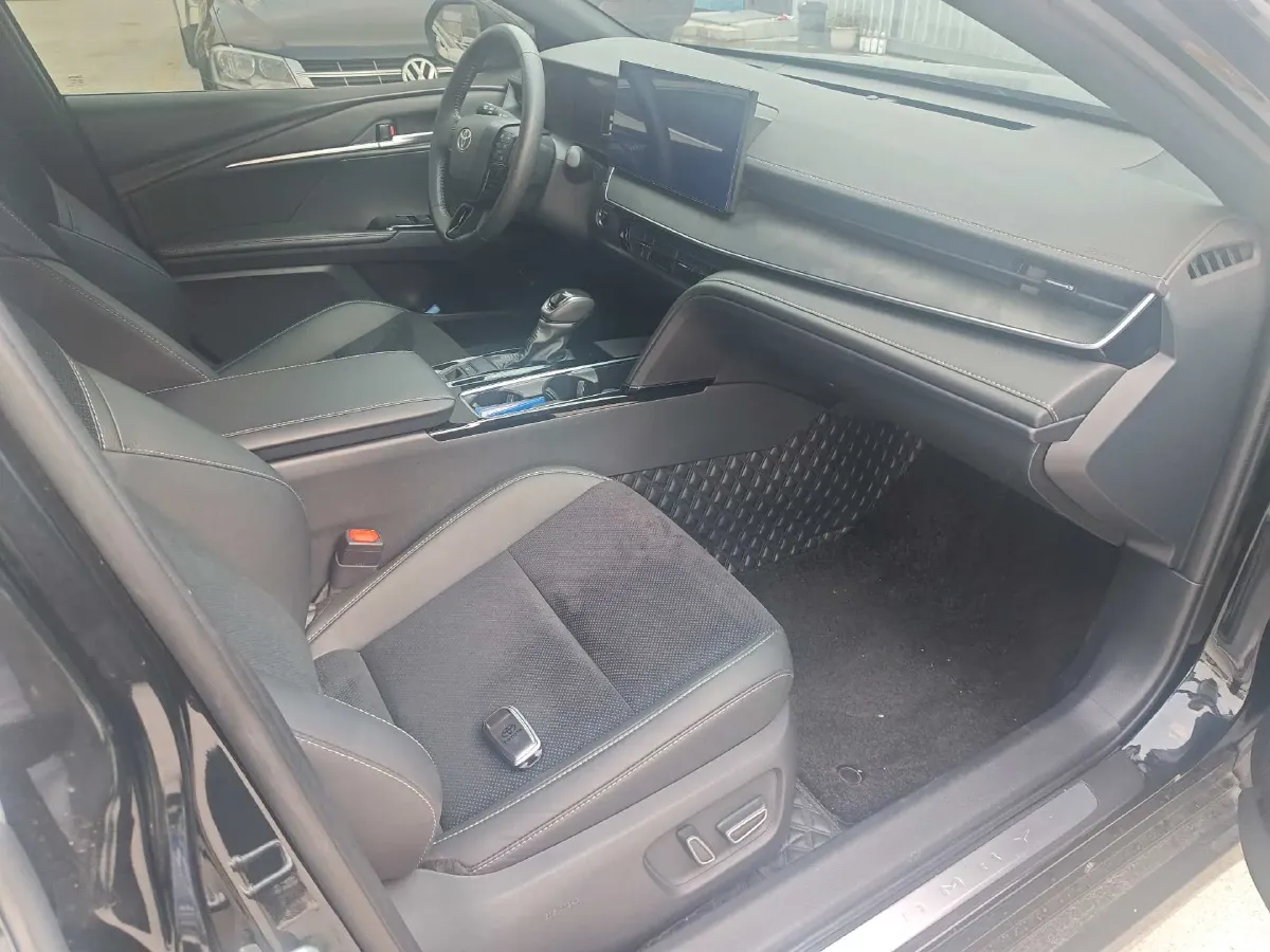2024 Toyota Camry 2.5L 185HP L4 E-CVT Hybrid,autocango,china used car exporter,china ev exporter,chinese used car exporter,chinese used ev exporter