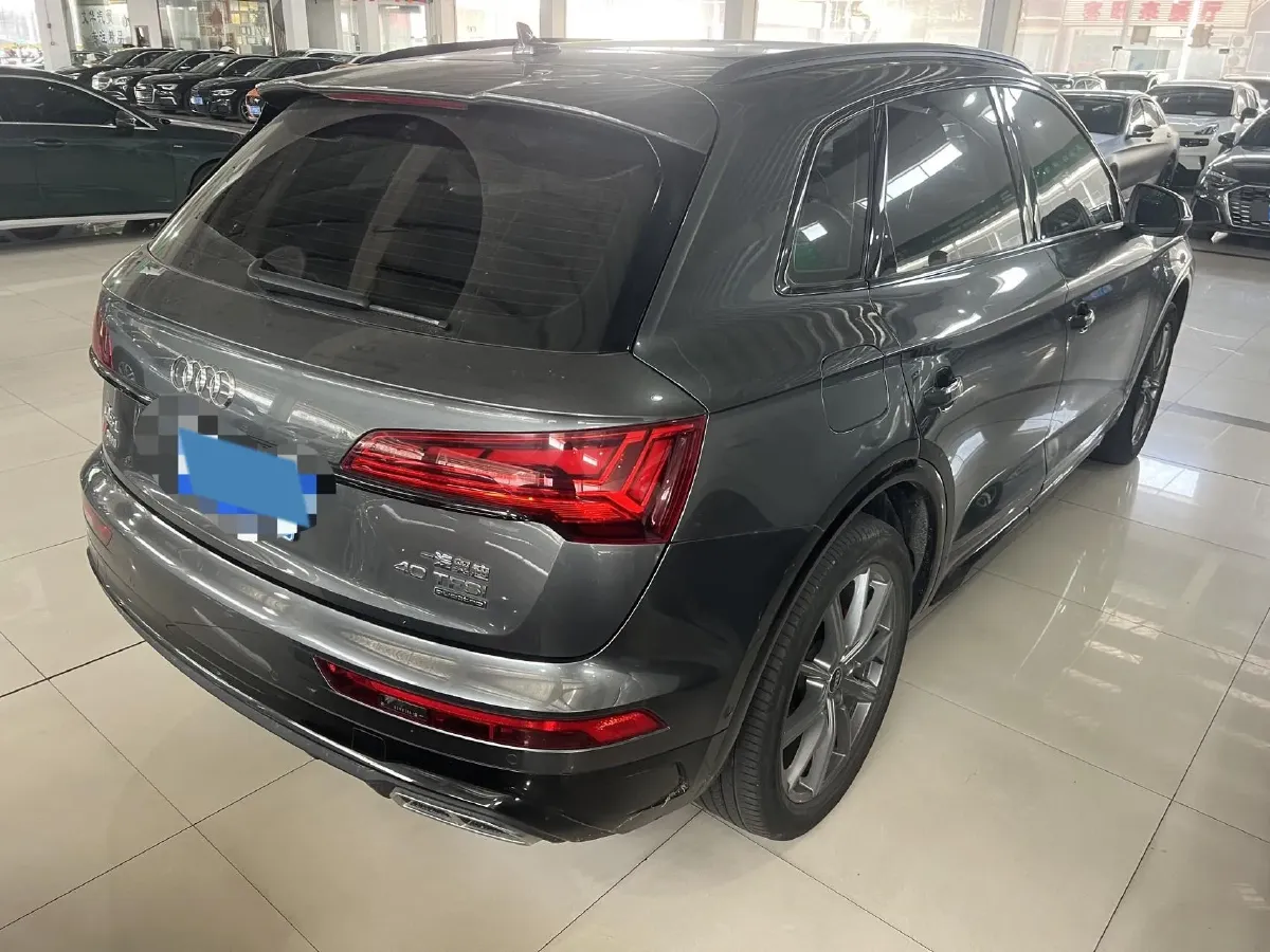 2022 Audi Q5L 2.0T 190HP L4 7DCT,autocango,china used car exporter,china ev exporter,chinese used car exporter,chinese used ev exporter