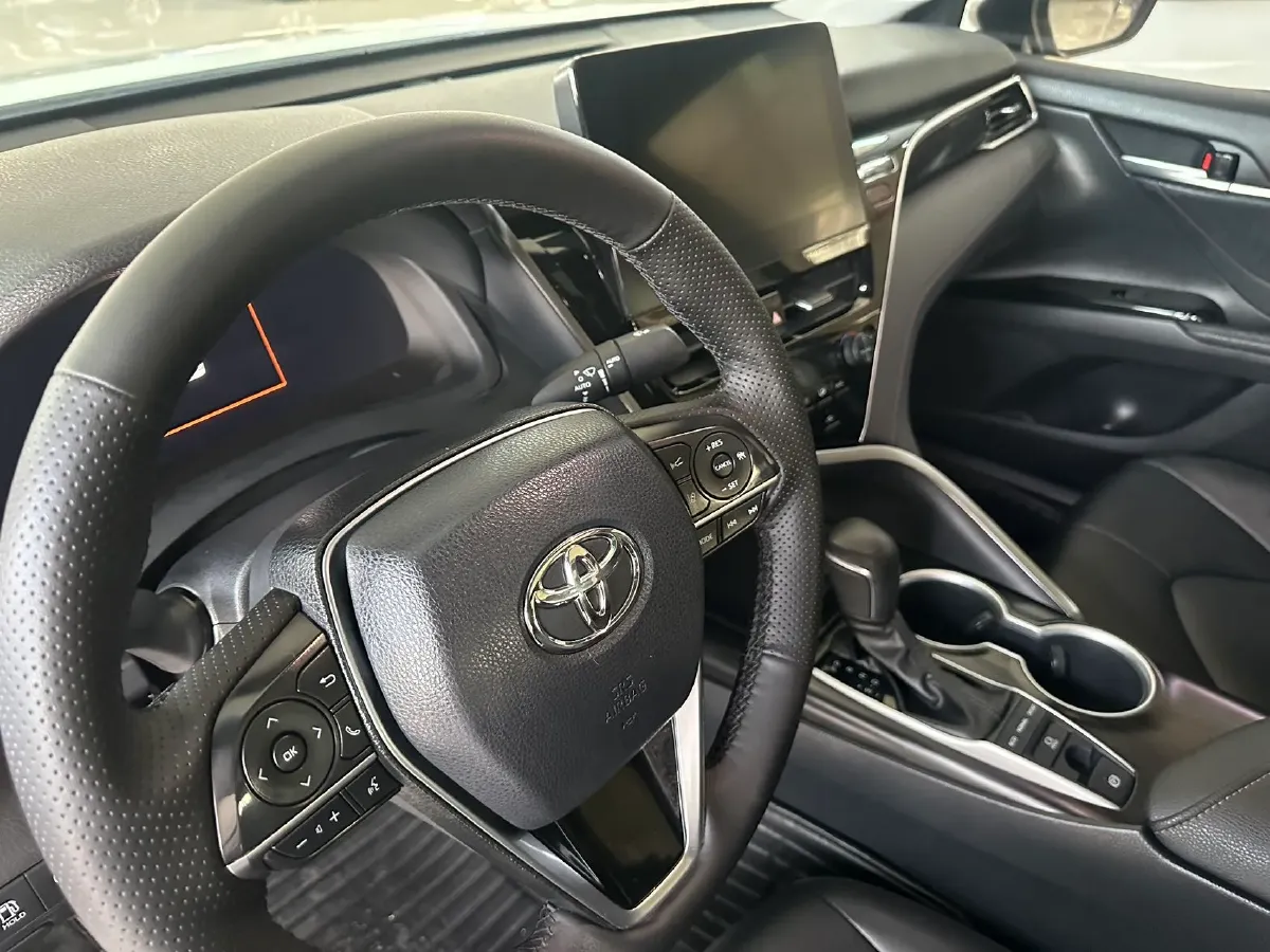 2023 Toyota Camry 2.5L 207HP L4 8AT,autocango,china used car exporter,china ev exporter,chinese used car exporter,chinese used ev exporter