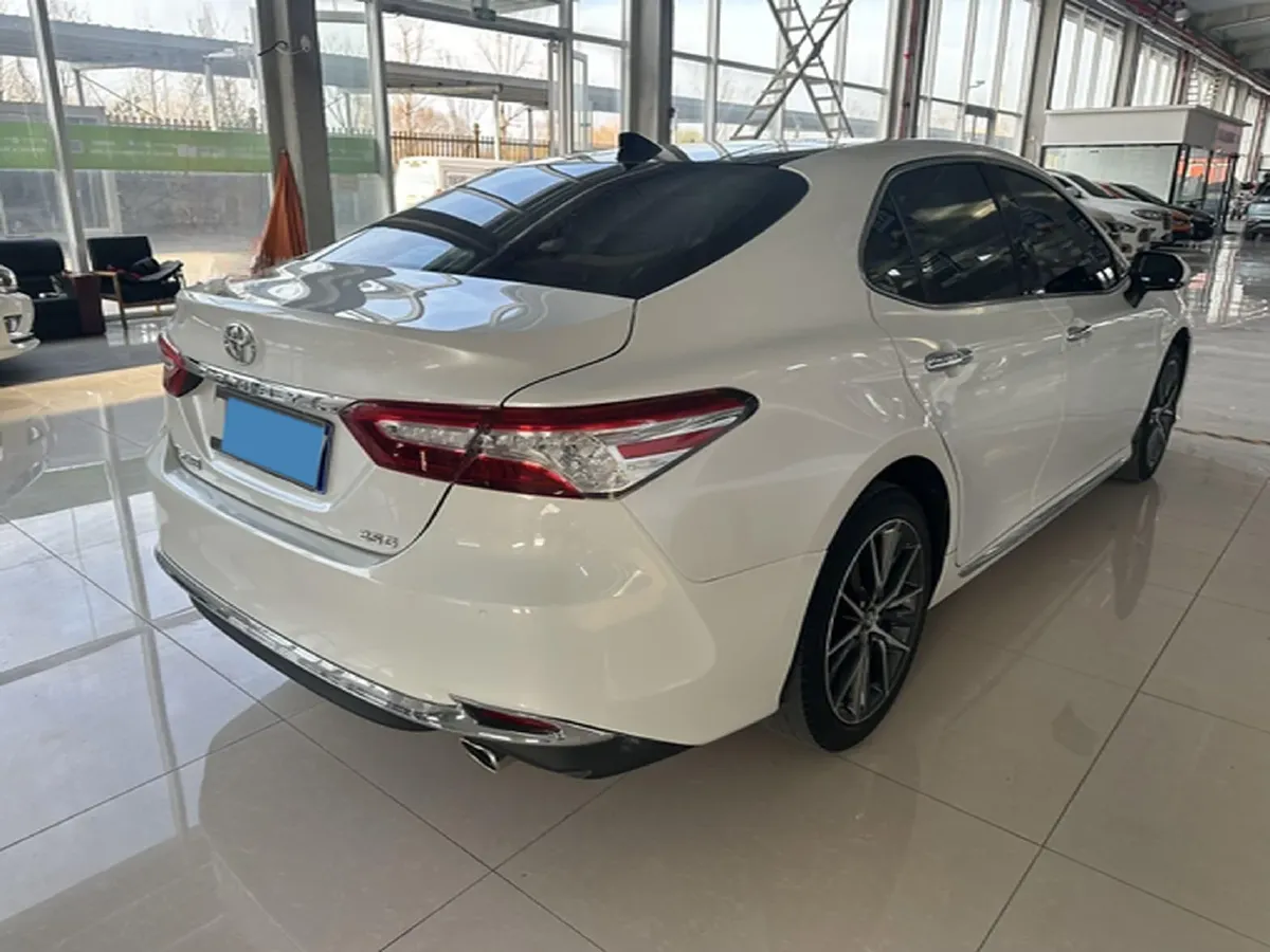 2023 Toyota Camry 2.5L 207HP L4 8AT,autocango,china used car exporter,china ev exporter,chinese used car exporter,chinese used ev exporter