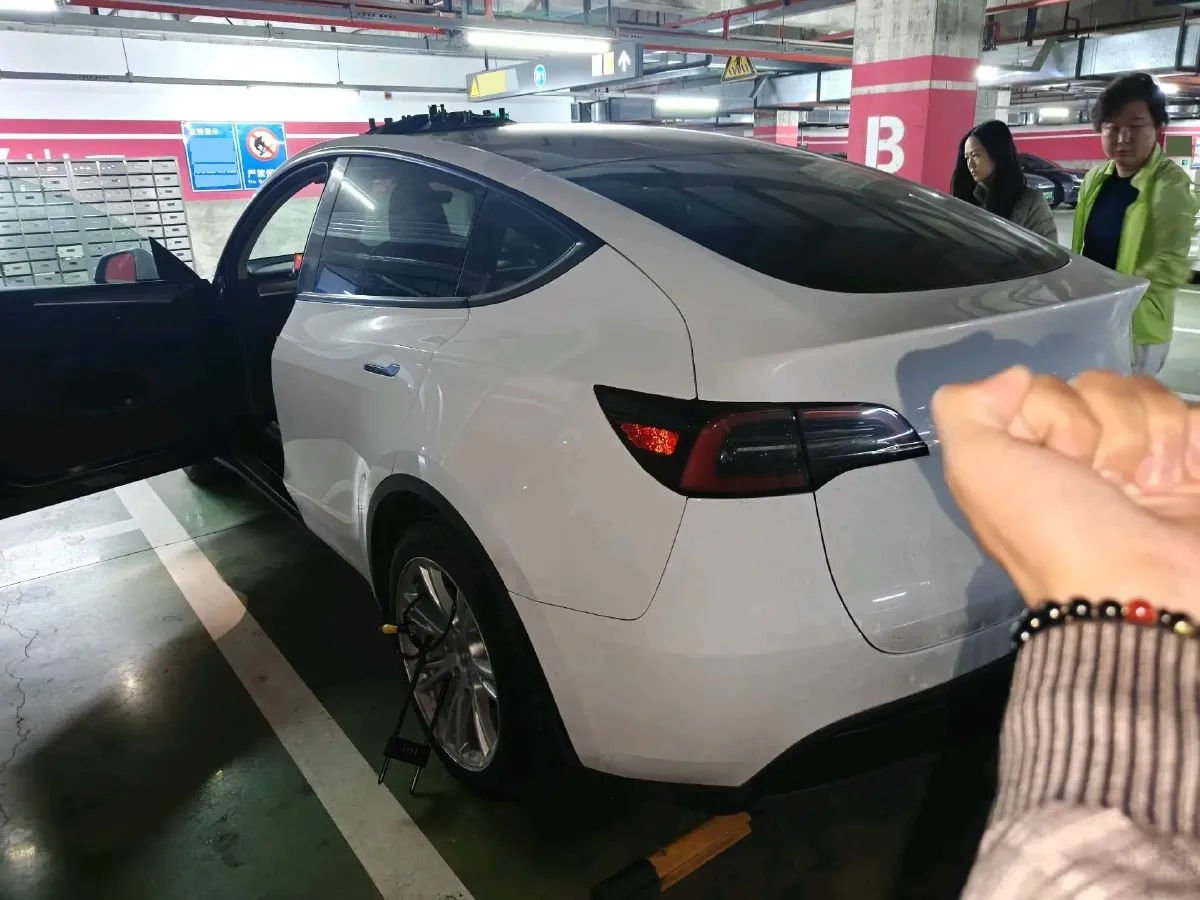 2022 Tesla Model Y BEV 60KWH,autocango,china used car exporter,china ev exporter,chinese used car exporter,chinese used ev exporter