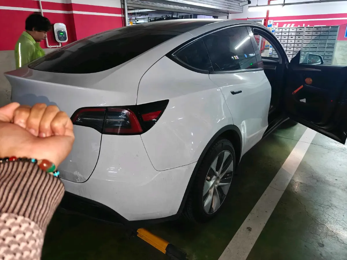 2022 Tesla Model Y BEV 60KWH,autocango,china used car exporter,china ev exporter,chinese used car exporter,chinese used ev exporter