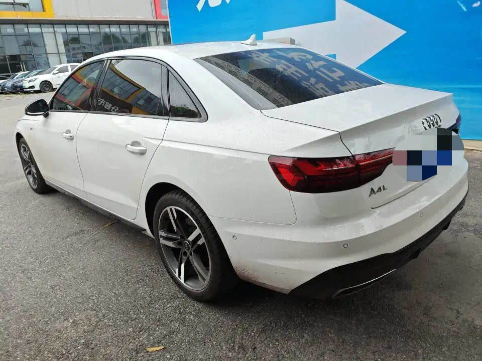 2022 Audi A4L 2.0T 190HP L4 7DCT,autocango,china used car exporter,china ev exporter,chinese used car exporter,chinese used ev exporter
