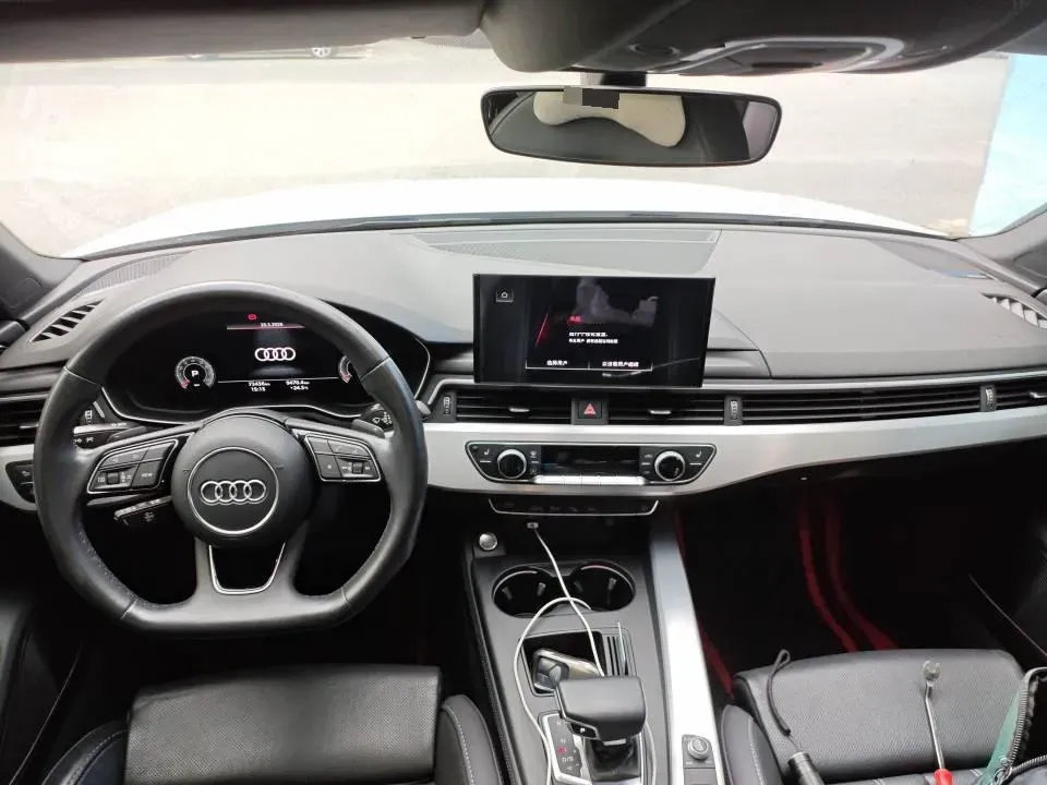 2022 Audi A4L 2.0T 190HP L4 7DCT,autocango,china used car exporter,china ev exporter,chinese used car exporter,chinese used ev exporter