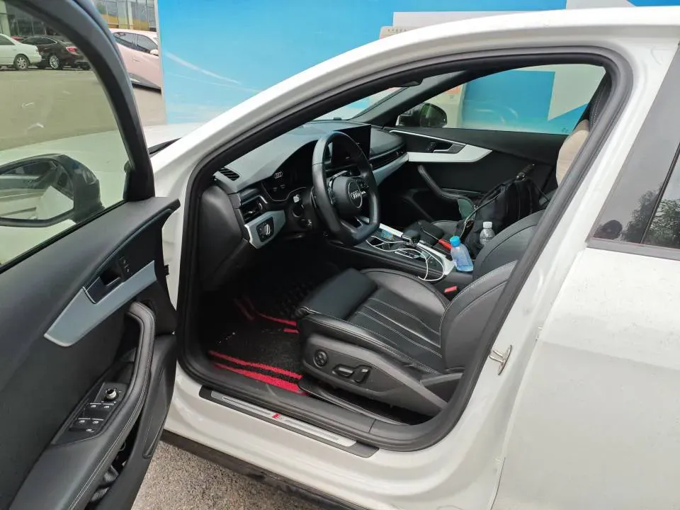 2022 Audi A4L 2.0T 190HP L4 7DCT,autocango,china used car exporter,china ev exporter,chinese used car exporter,chinese used ev exporter