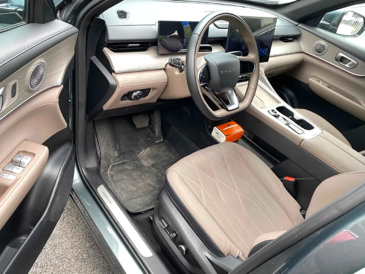 2025 Chery Tiggo 8 Plus 1.6T 197HP L4 7DCT,autocango,china used car exporter,china ev exporter,chinese used car exporter,chinese used ev exporter