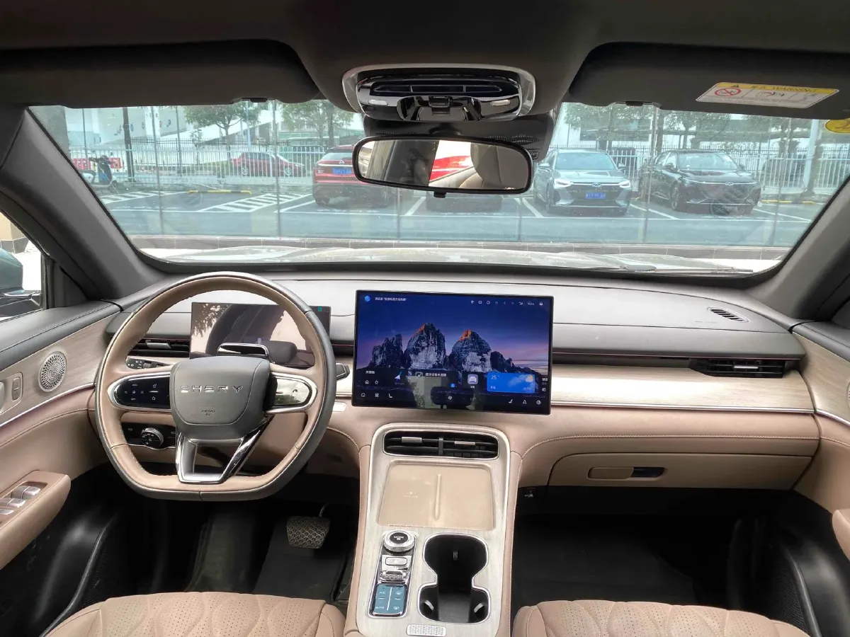 2025 Chery Tiggo 8 Plus 1.6T 197HP L4 7DCT,autocango,china used car exporter,china ev exporter,chinese used car exporter,chinese used ev exporter