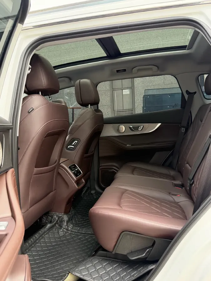 2024 Chery Tiggo 8 PRO 2.0T 254HP L4 7DCT,autocango,china used car exporter,china ev exporter,chinese used car exporter,chinese used ev exporter