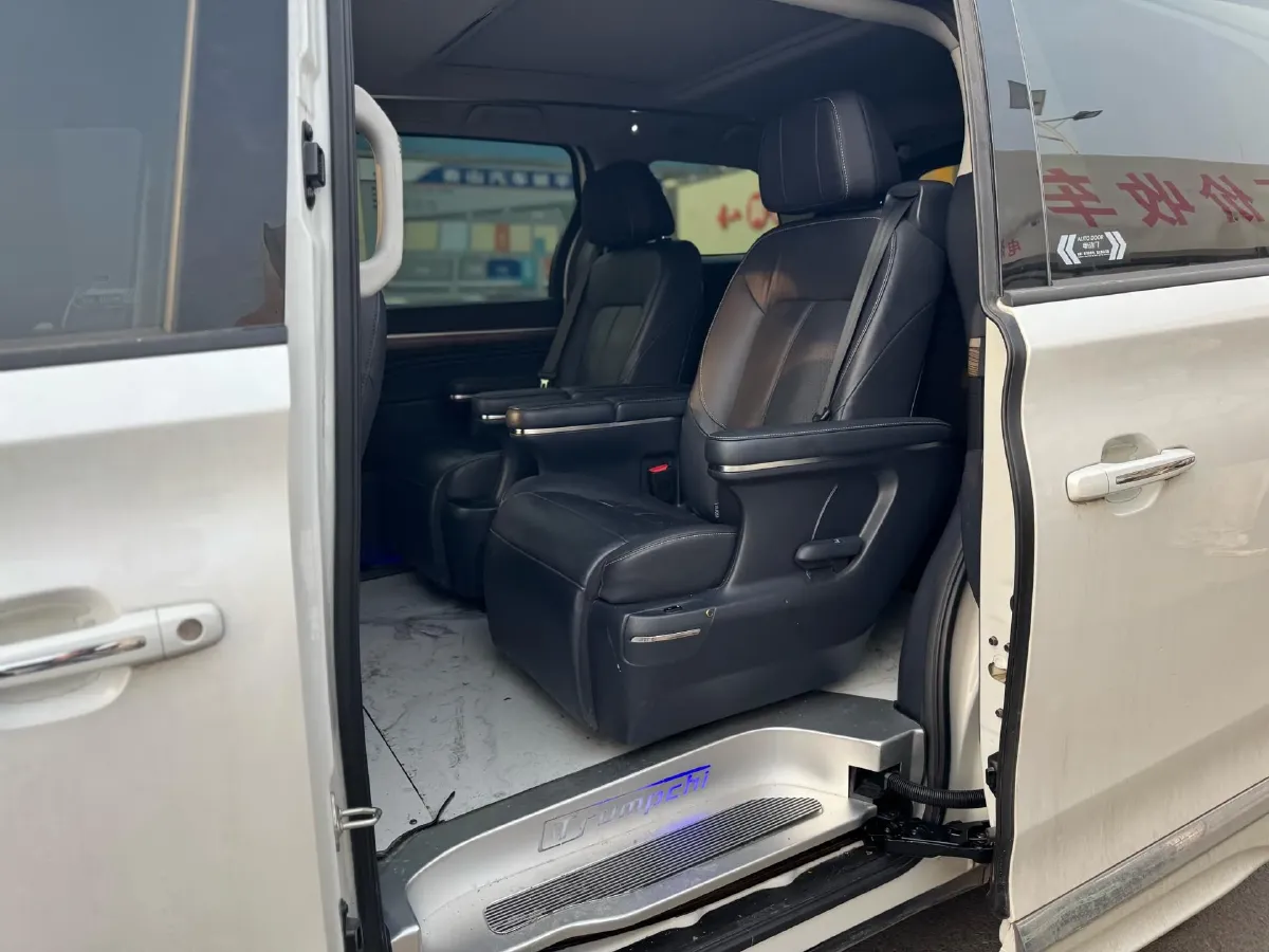 2023 GAC Trumpchi M8 2.0T 252HP L4 8AT,autocango,china used car exporter,china ev exporter,chinese used car exporter,chinese used ev exporter