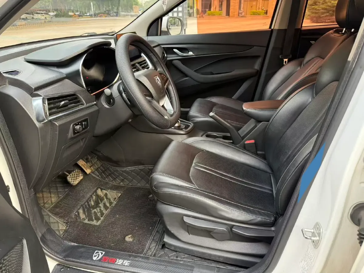 2018 BaoJun 360 1.5L 112HP L4 6MT,autocango,china used car exporter,china ev exporter,chinese used car exporter,chinese used ev exporter