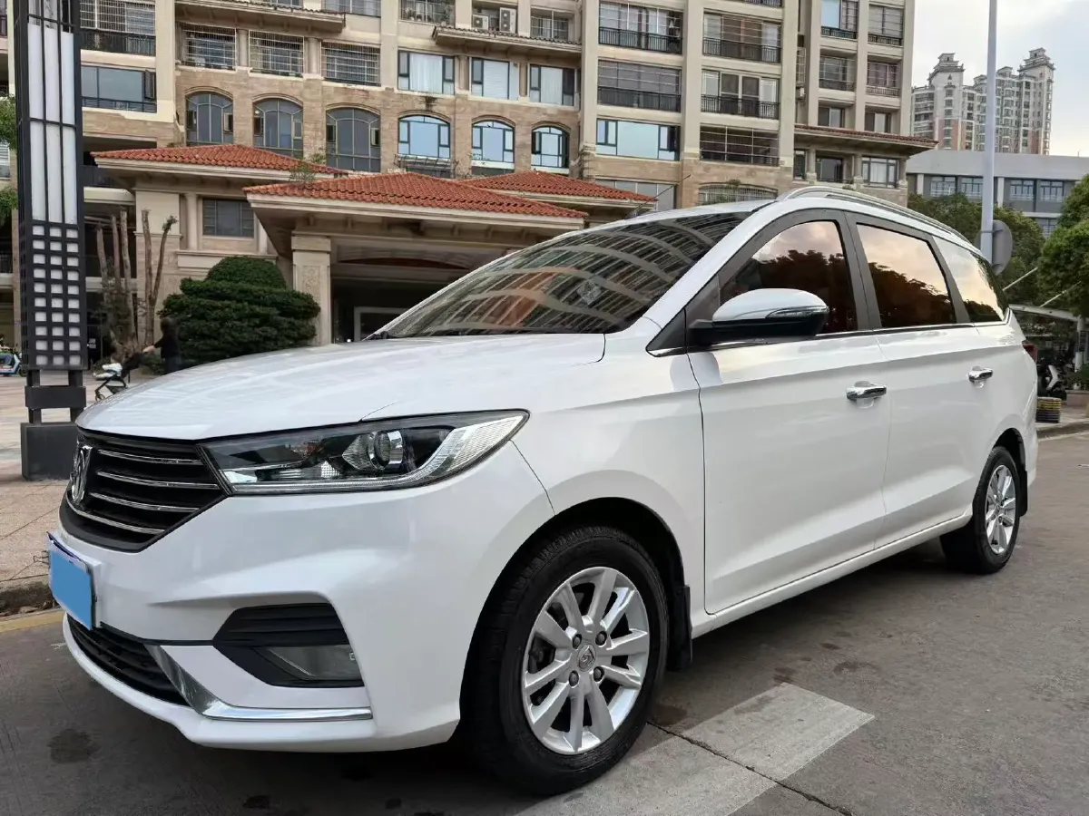 2018 BaoJun 360 1.5L 112HP L4 6MT,autocango,china used car exporter,china ev exporter,chinese used car exporter,chinese used ev exporter