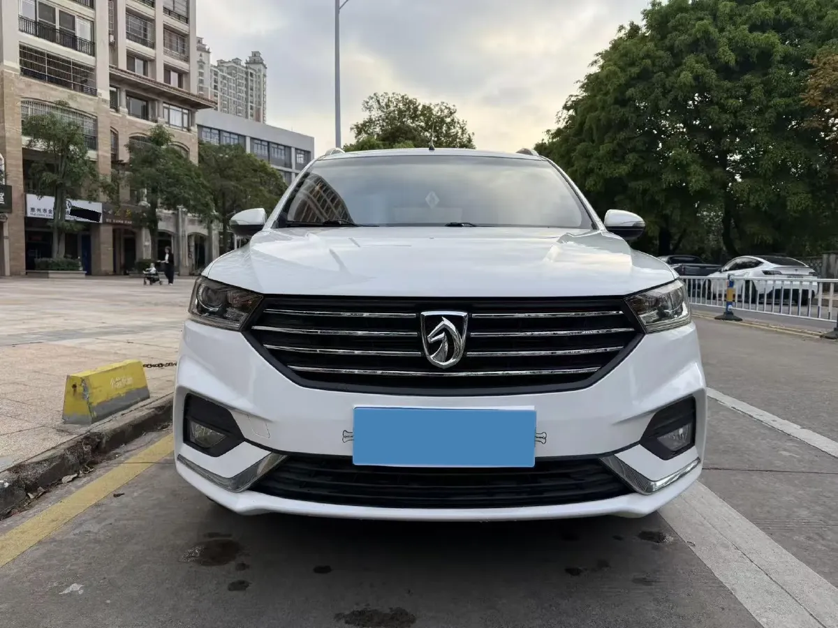2018 BaoJun 360 1.5L 112HP L4 6MT,autocango,china used car exporter,china ev exporter,chinese used car exporter,chinese used ev exporter