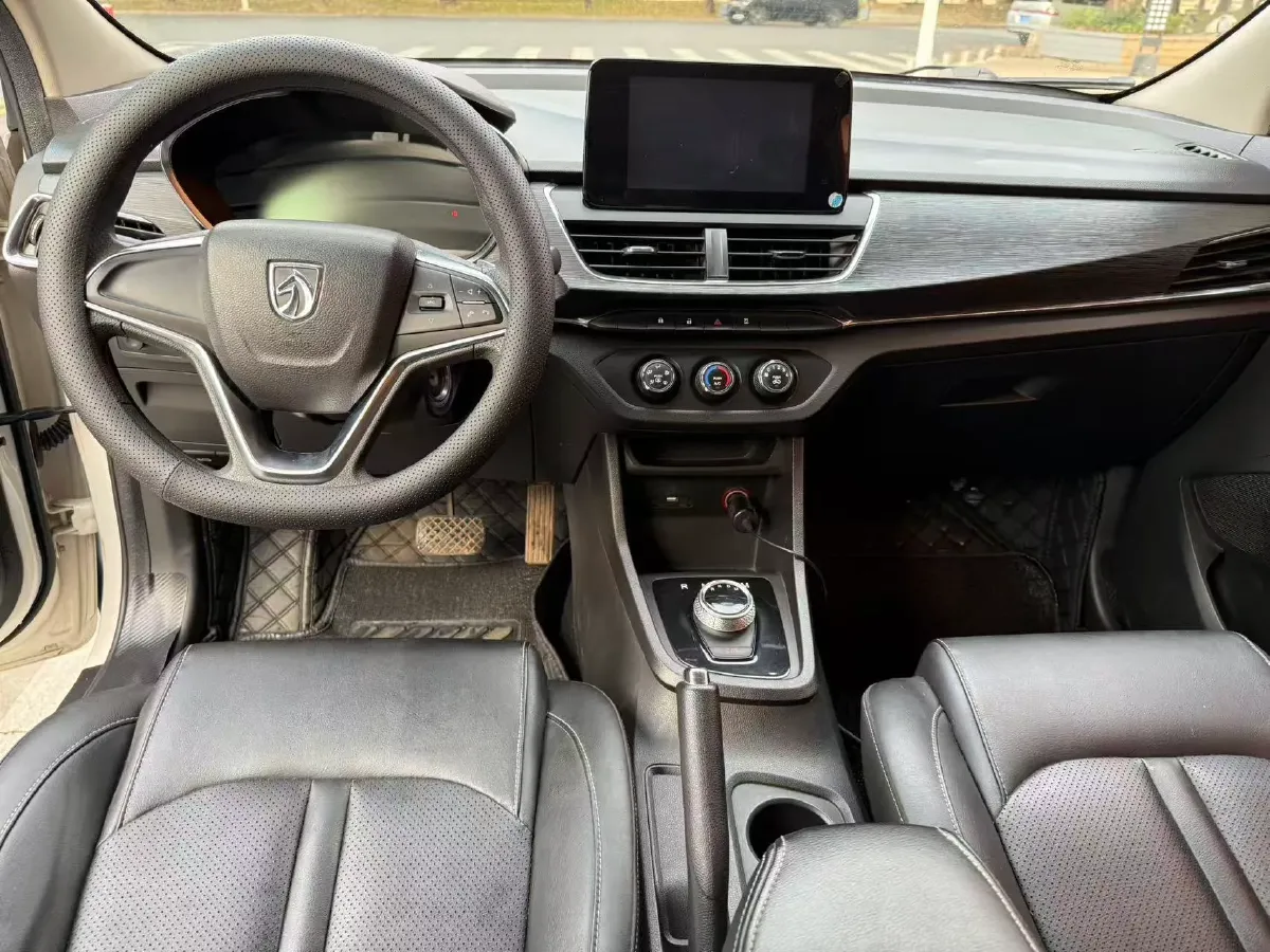 2018 BaoJun 360 1.5L 112HP L4 6MT,autocango,china used car exporter,china ev exporter,chinese used car exporter,chinese used ev exporter