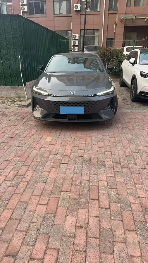 2024 ChangAn UNI-V 1.5T 188HP L4 7DCT,autocango,china used car exporter,china ev exporter,chinese used car exporter,chinese used ev exporter