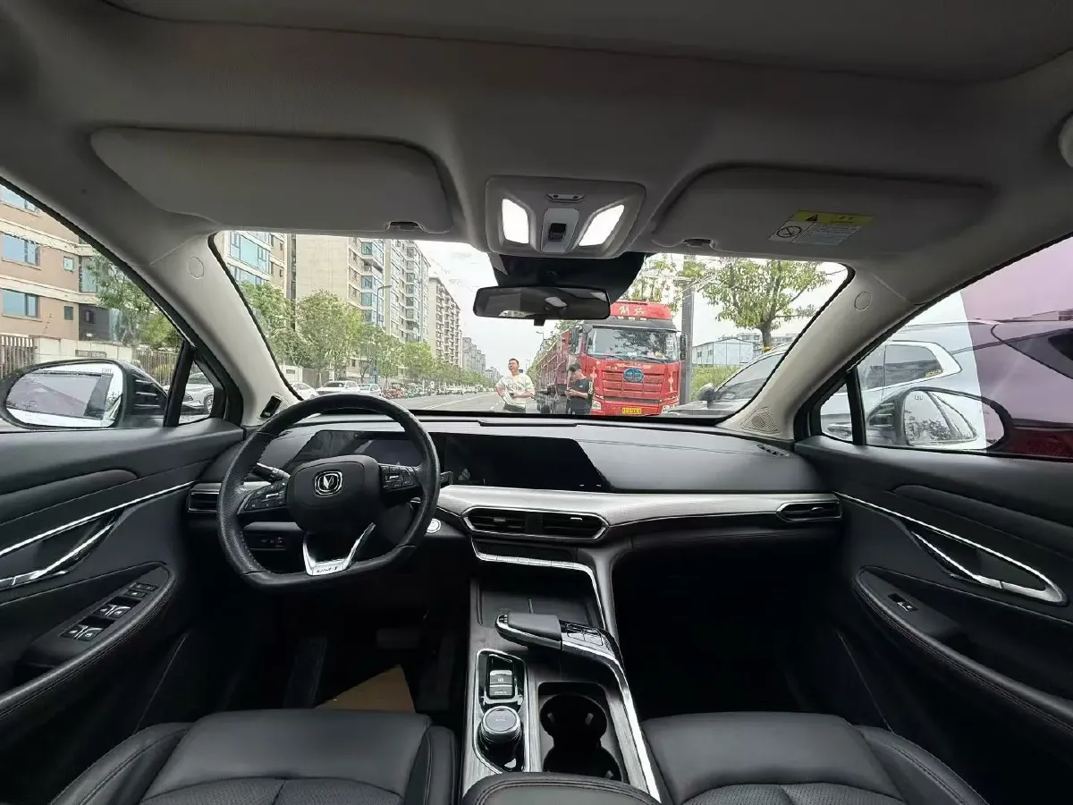 2020 ChangAn UNI-T 1.5T 180HP L4 7DCT,autocango,china used car exporter,china ev exporter,chinese used car exporter,chinese used ev exporter