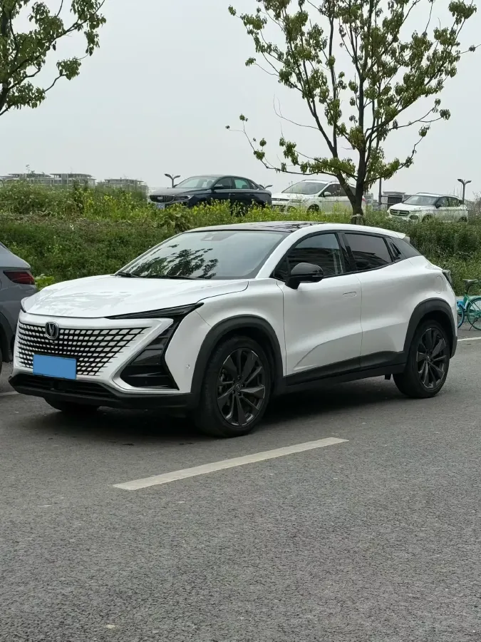 2020 ChangAn UNI-T 1.5T 180HP L4 7DCT,autocango,china used car exporter,china ev exporter,chinese used car exporter,chinese used ev exporter