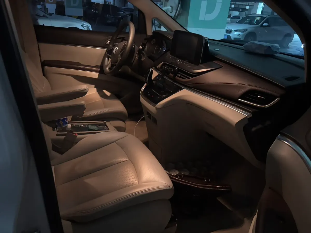 2021 Buick GL8 2.0T 237HP L4 9AT,autocango,china used car exporter,china ev exporter,chinese used car exporter,chinese used ev exporter