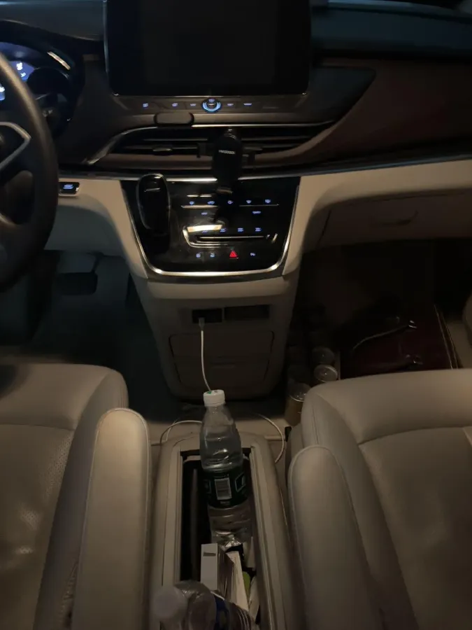 2021 Buick GL8 2.0T 237HP L4 9AT,autocango,china used car exporter,china ev exporter,chinese used car exporter,chinese used ev exporter