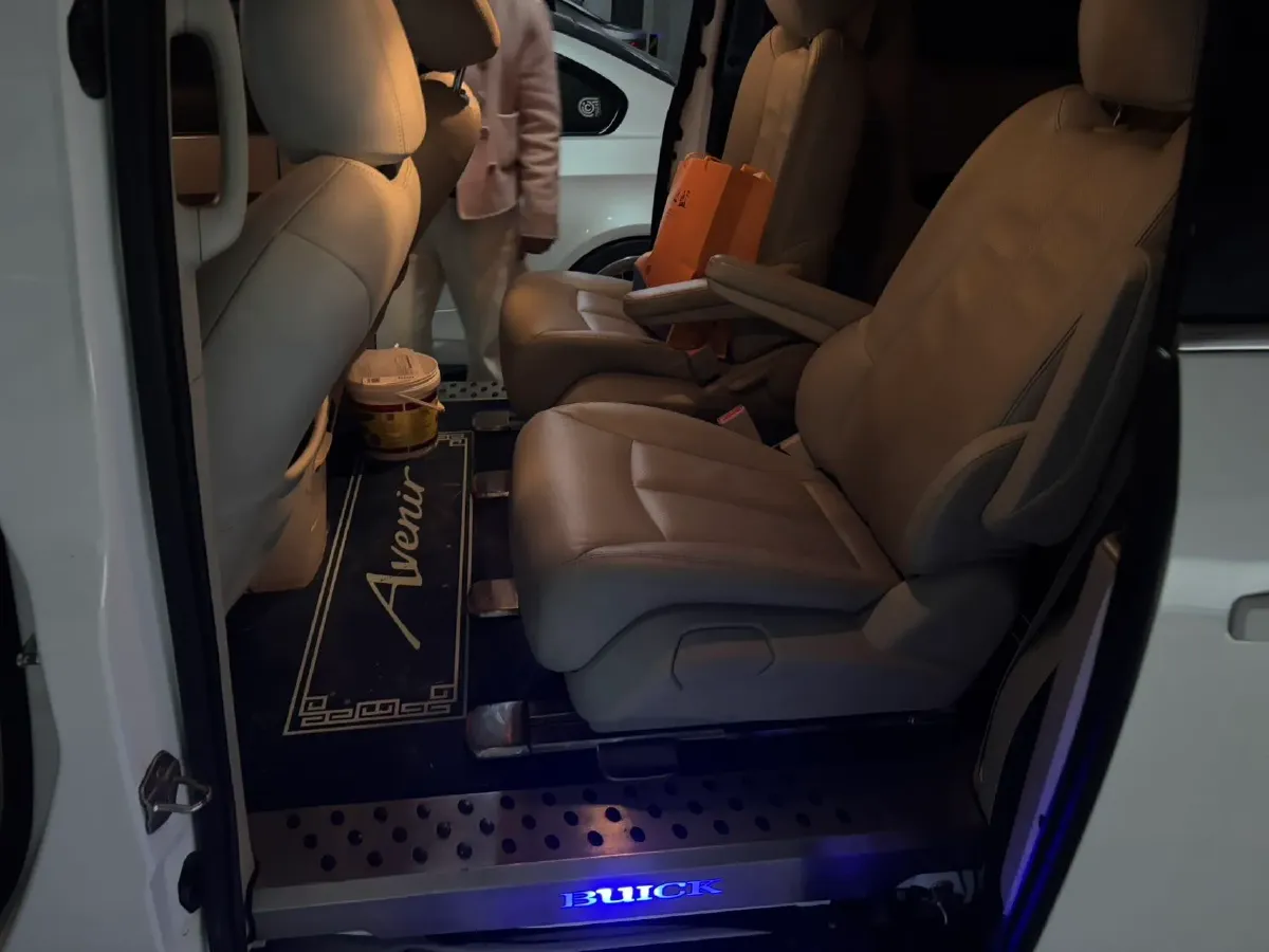 2021 Buick GL8 2.0T 237HP L4 9AT,autocango,china used car exporter,china ev exporter,chinese used car exporter,chinese used ev exporter