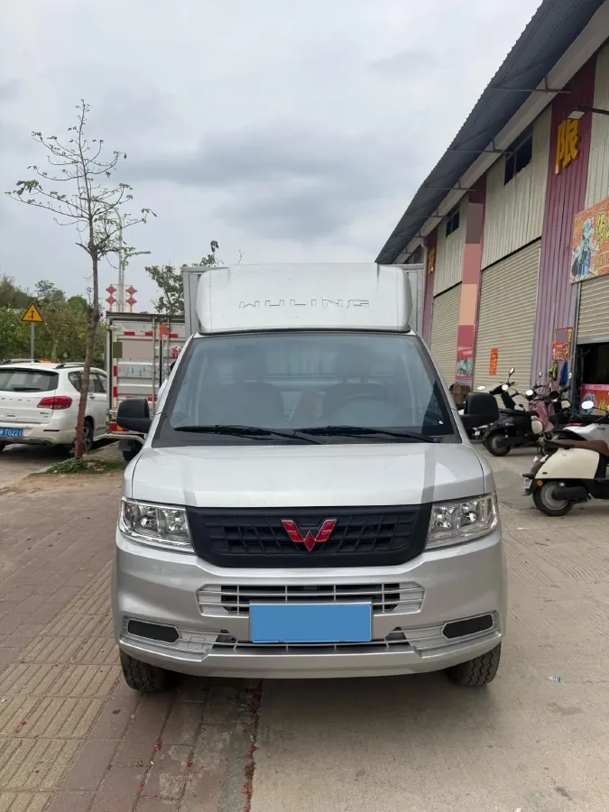 2023 WuLing RongGuang New Truck 2.0L 136HP L4 5MT,autocango,china used car exporter,china ev exporter,chinese used car exporter,chinese used ev exporter