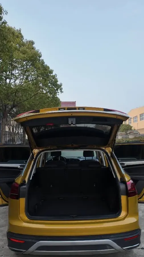 2019 Jeep Cherokee 2.0T 234HP L4 9AT,autocango,china used car exporter,china ev exporter,chinese used car exporter,chinese used ev exporter