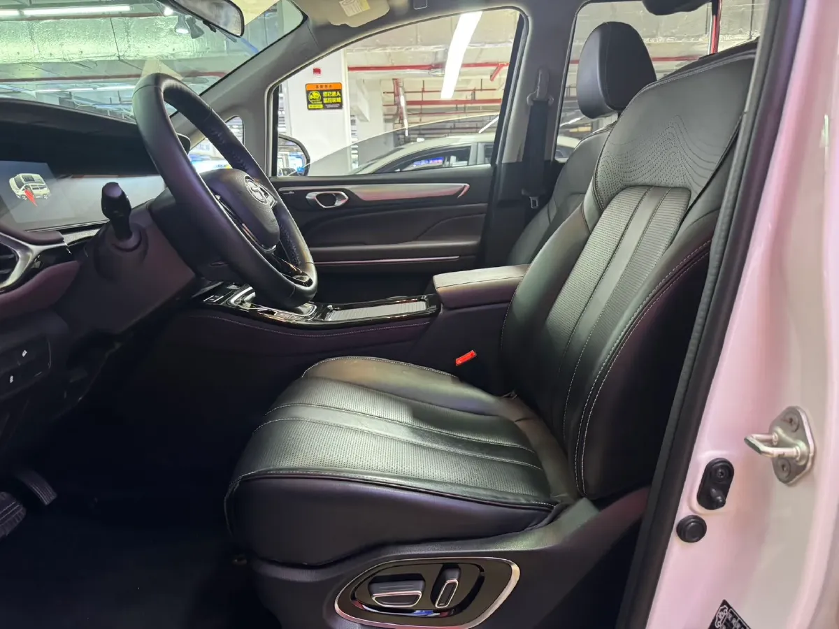 2023 GAC Trumpchi M6 1.5T 177HP L4 7DCT,autocango,china used car exporter,china ev exporter,chinese used car exporter,chinese used ev exporter