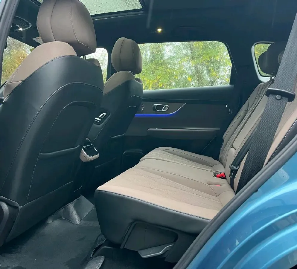 2025 Chery Tiggo 8 Plus 1.6T 197HP L4 7DCT,autocango,china used car exporter,china ev exporter,chinese used car exporter,chinese used ev exporter