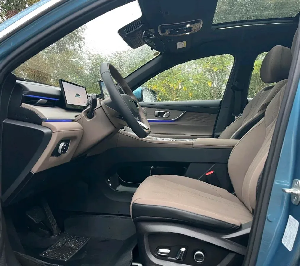 2025 Chery Tiggo 8 Plus 1.6T 197HP L4 7DCT,autocango,china used car exporter,china ev exporter,chinese used car exporter,chinese used ev exporter