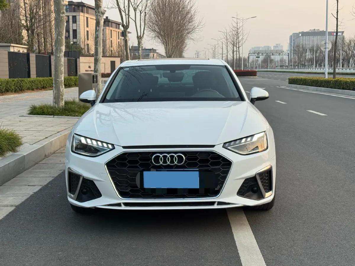 2023 Audi A4L 2.0T 190HP L4 7DCT,autocango,china used car exporter,china ev exporter,chinese used car exporter,chinese used ev exporter