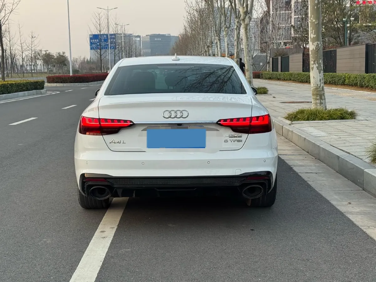 2023 Audi A4L 2.0T 190HP L4 7DCT,autocango,china used car exporter,china ev exporter,chinese used car exporter,chinese used ev exporter