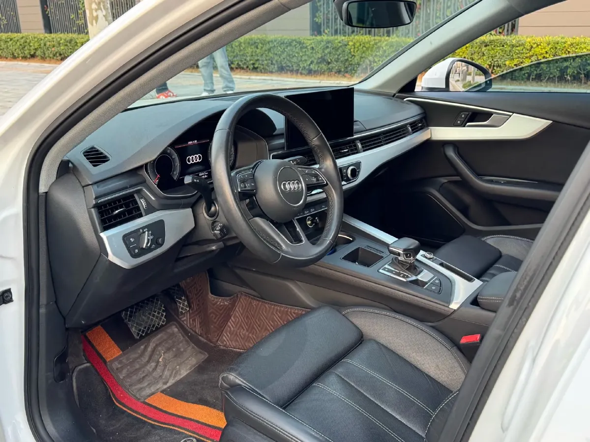 2023 Audi A4L 2.0T 190HP L4 7DCT,autocango,china used car exporter,china ev exporter,chinese used car exporter,chinese used ev exporter