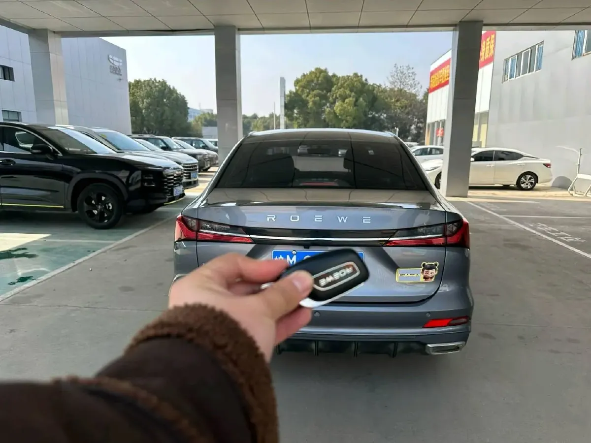 2024 Roewe i5 1.5L 129HP L4 CVT,autocango,china used car exporter,china ev exporter,chinese used car exporter,chinese used ev exporter