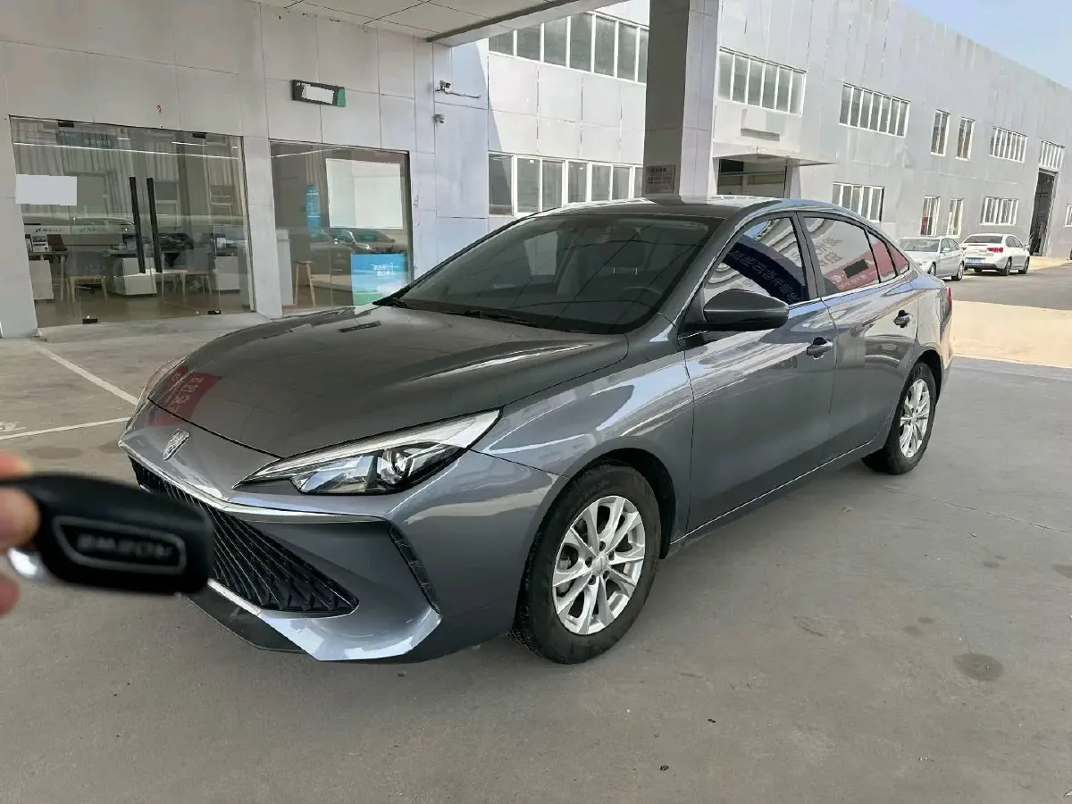 2024 Roewe i5 1.5L 129HP L4 CVT,autocango,china used car exporter,china ev exporter,chinese used car exporter,chinese used ev exporter