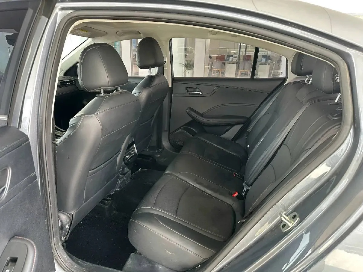 2024 Roewe i5 1.5L 129HP L4 CVT,autocango,china used car exporter,china ev exporter,chinese used car exporter,chinese used ev exporter