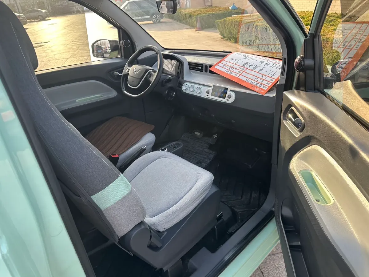 2020 WuLing HongGuang MINI EV BEV 9KWH,autocango,china used car exporter,china ev exporter,chinese used car exporter,chinese used ev exporter