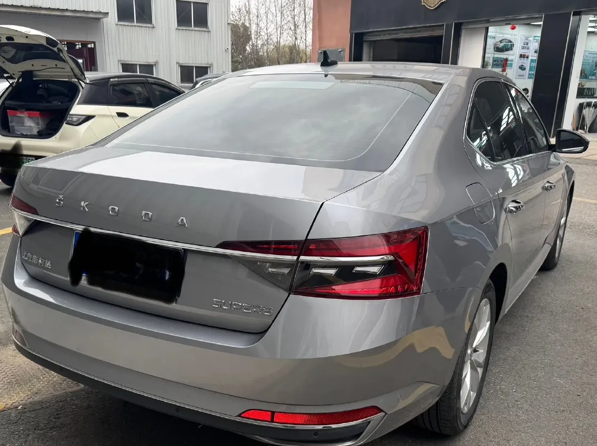 2021 Skoda Superb 1.4T 150HP L4 7DCT,autocango,china used car exporter,china ev exporter,chinese used car exporter,chinese used ev exporter