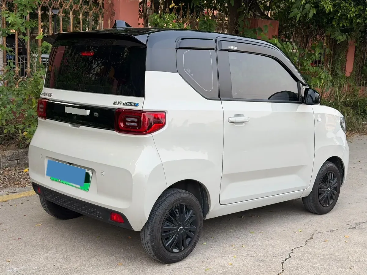2022 WuLing HongGuang MINI EV BEV 13.9KWH,autocango,china used car exporter,china ev exporter,chinese used car exporter,chinese used ev exporter
