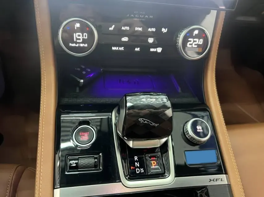 2022 Jaguar XFL 2.0T 250HP L4 8AT,autocango,china used car exporter,china ev exporter,chinese used car exporter,chinese used ev exporter