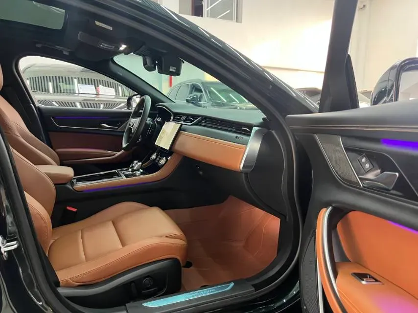 2022 Jaguar XFL 2.0T 250HP L4 8AT,autocango,china used car exporter,china ev exporter,chinese used car exporter,chinese used ev exporter